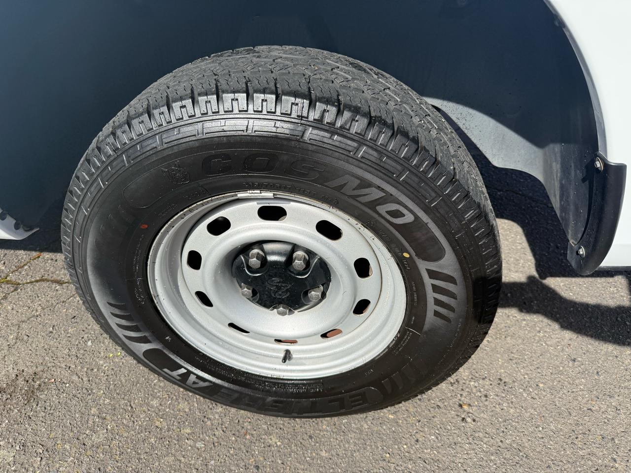 RAM 1500 4WD Crew Cab 140.5" ST 2012