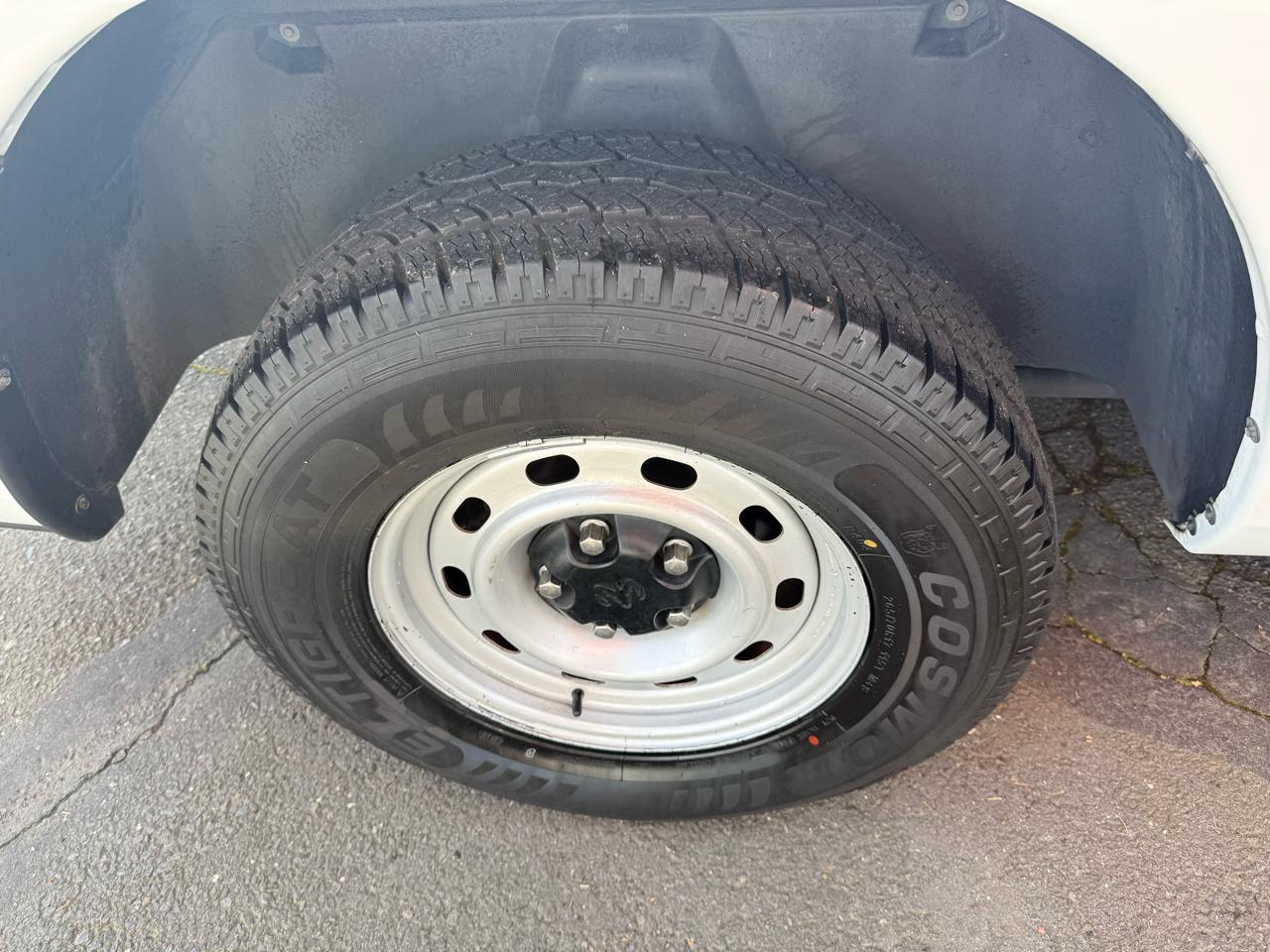 RAM 1500 4WD Crew Cab 140.5" ST 2012