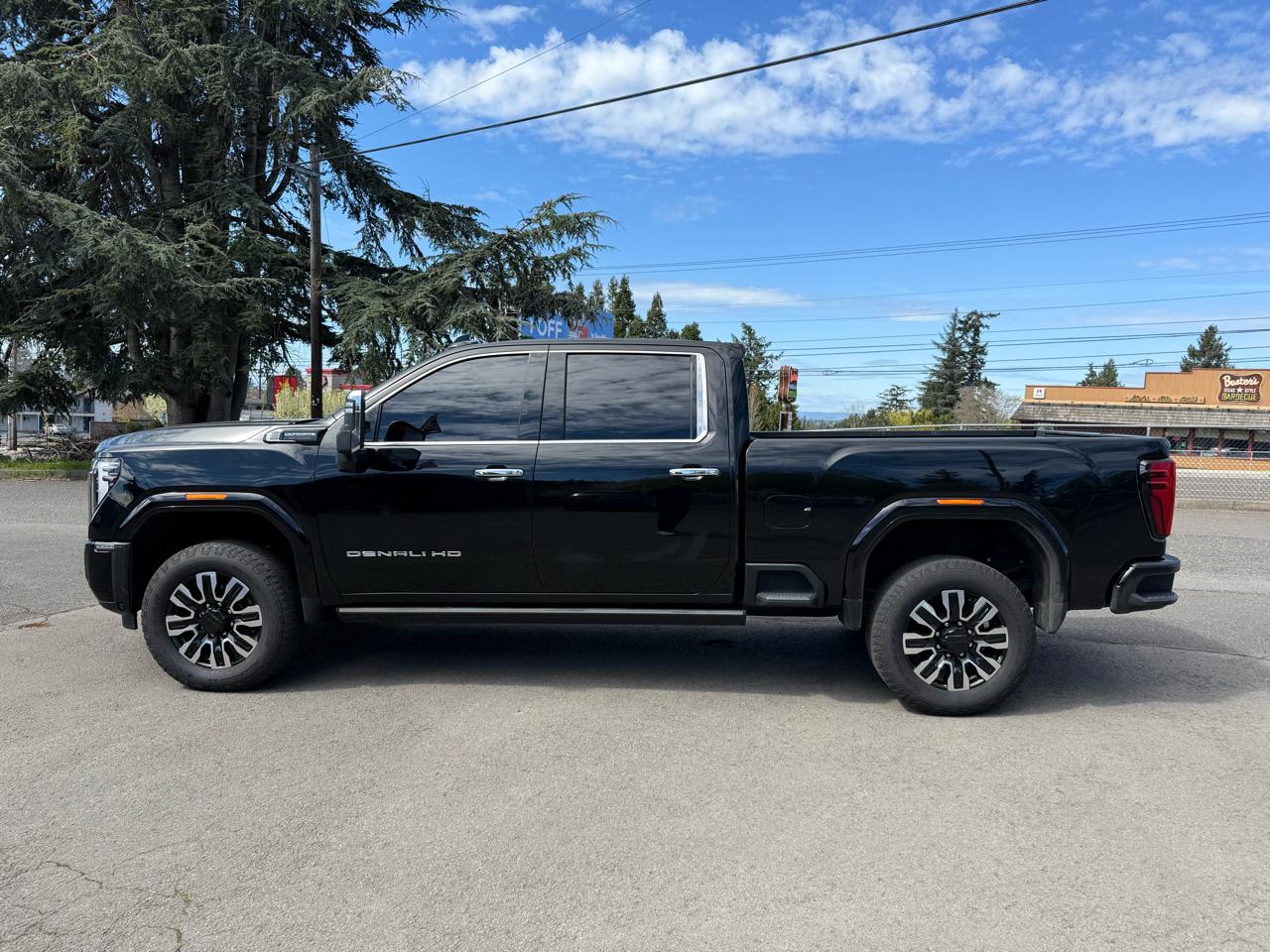 GMC Sierra 3500HD Denali Ultimate Crew Cab 4WD 2024