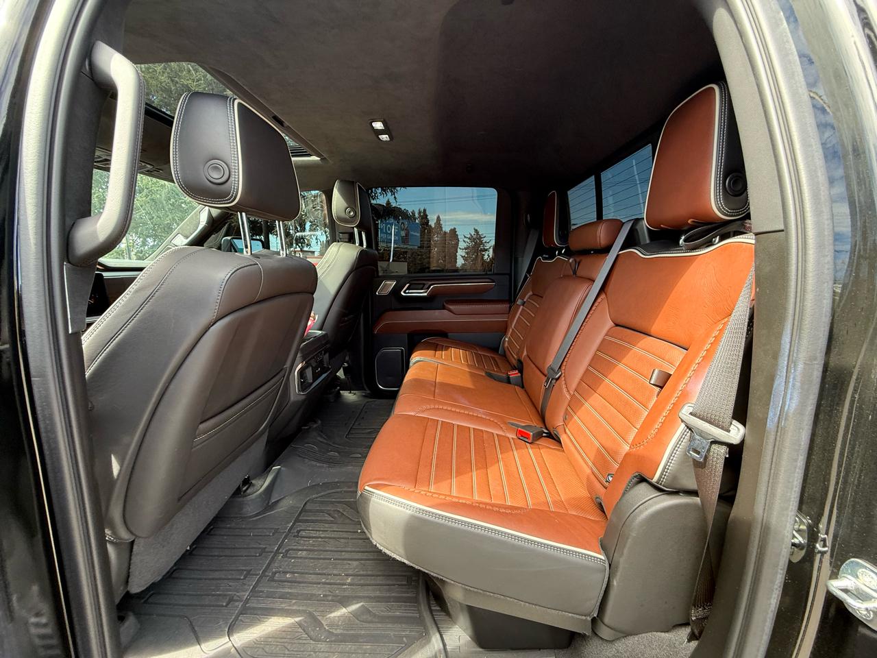 GMC Sierra 3500HD Denali Ultimate Crew Cab 4WD 2024