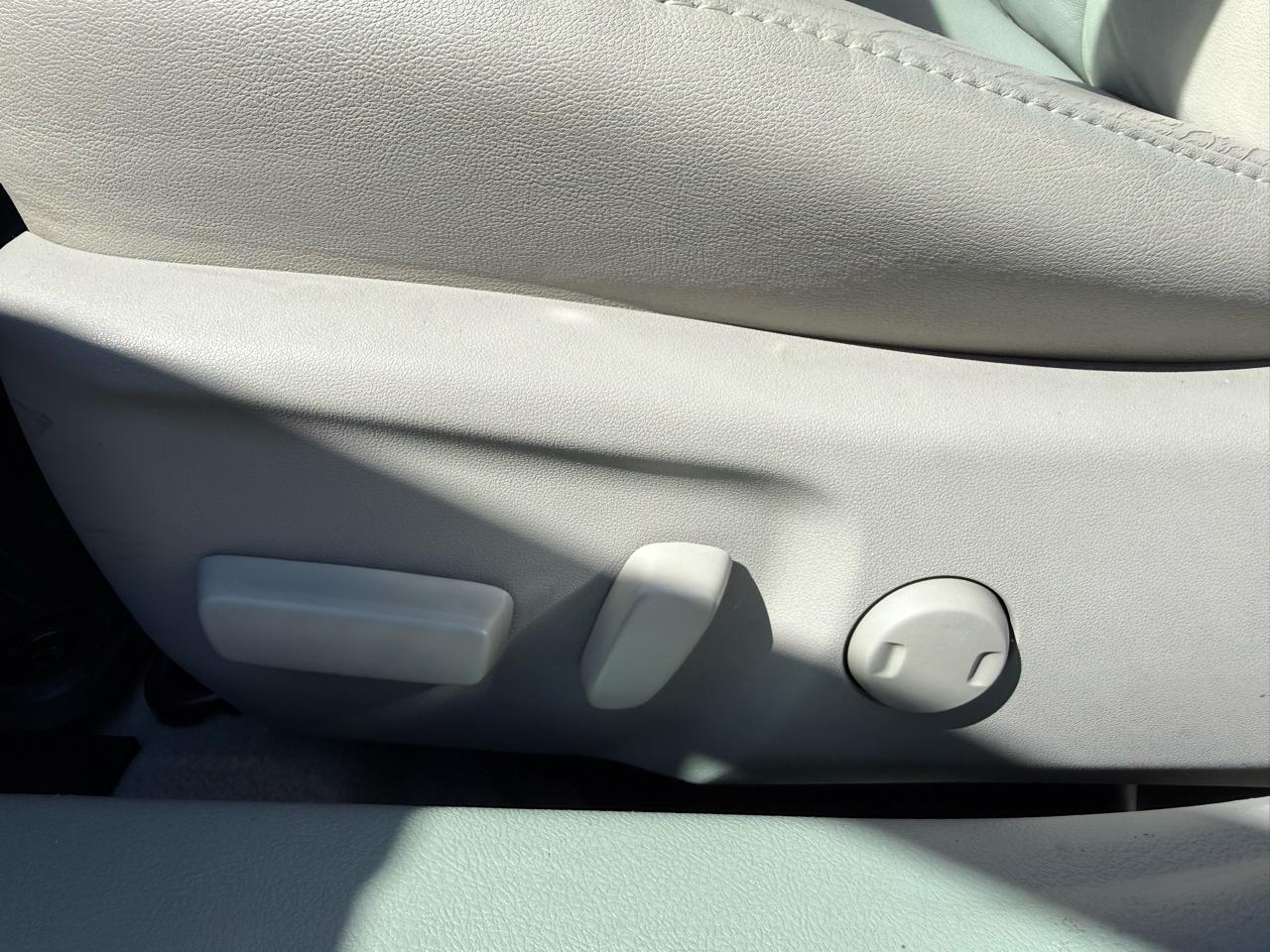 Toyota Camry XLE V6 2012