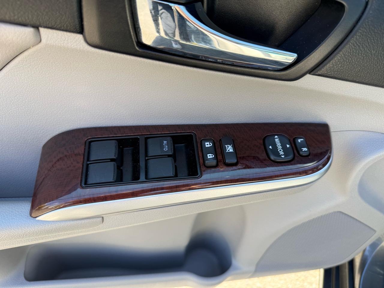 Toyota Camry XLE V6 2012