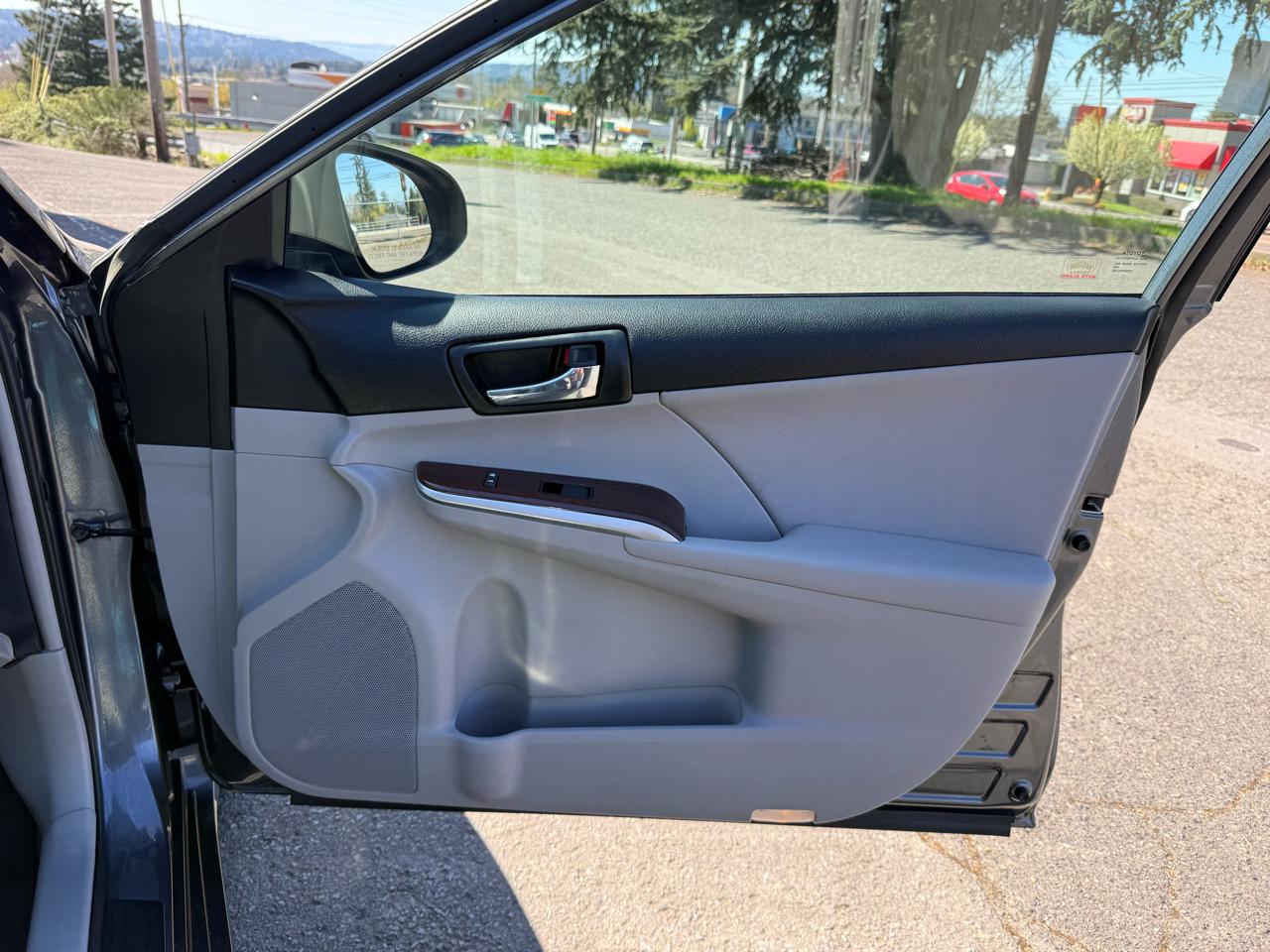 Toyota Camry XLE V6 2012