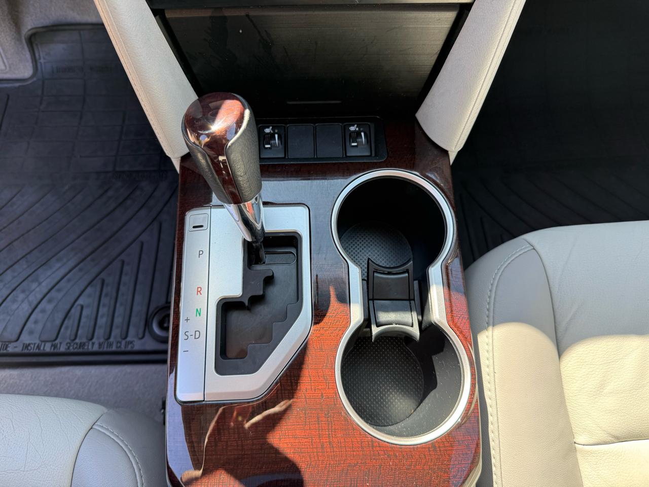 Toyota Camry XLE V6 2012