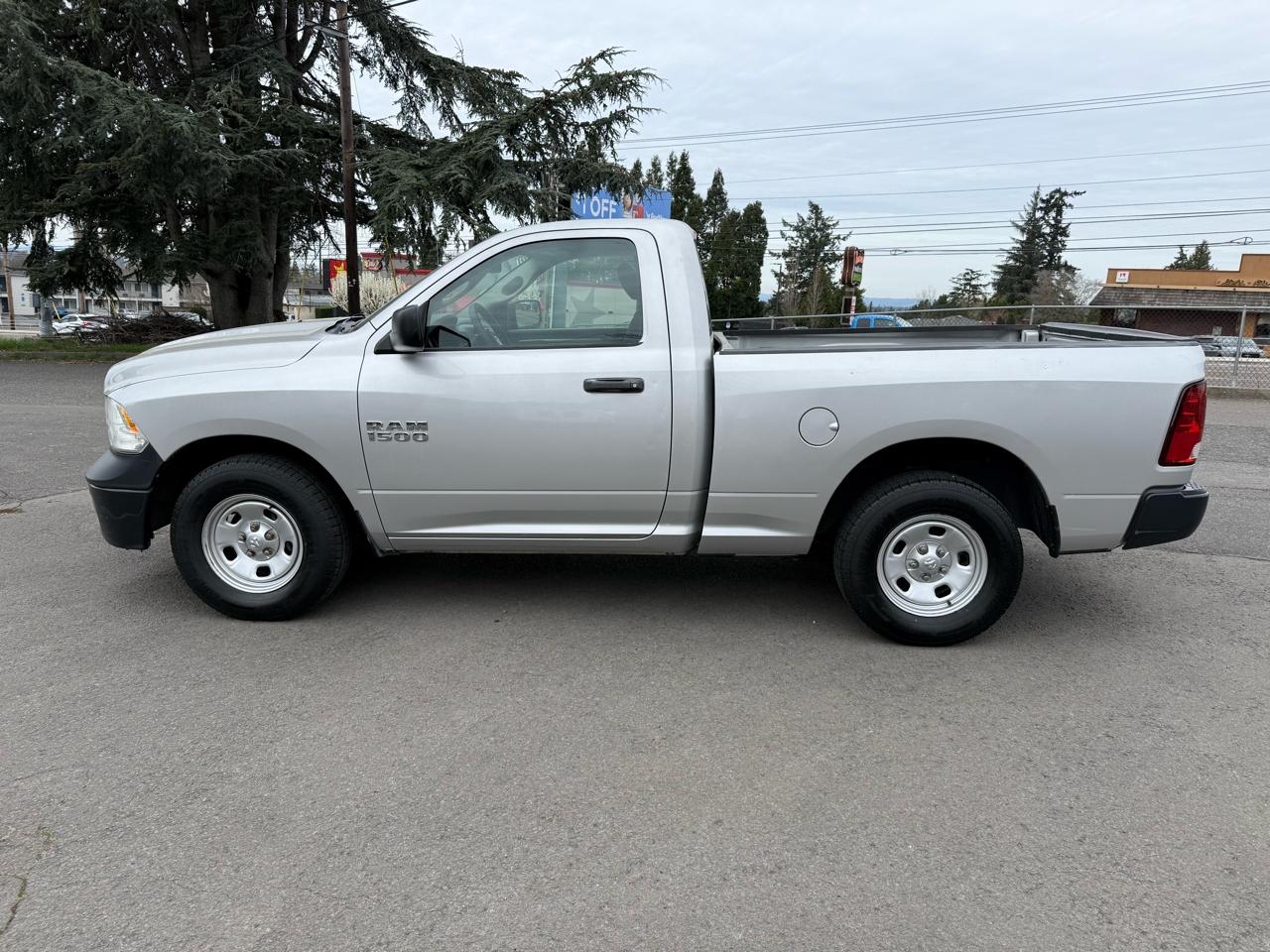 RAM 1500 2WD Reg Cab 140.5" Tradesman 2013