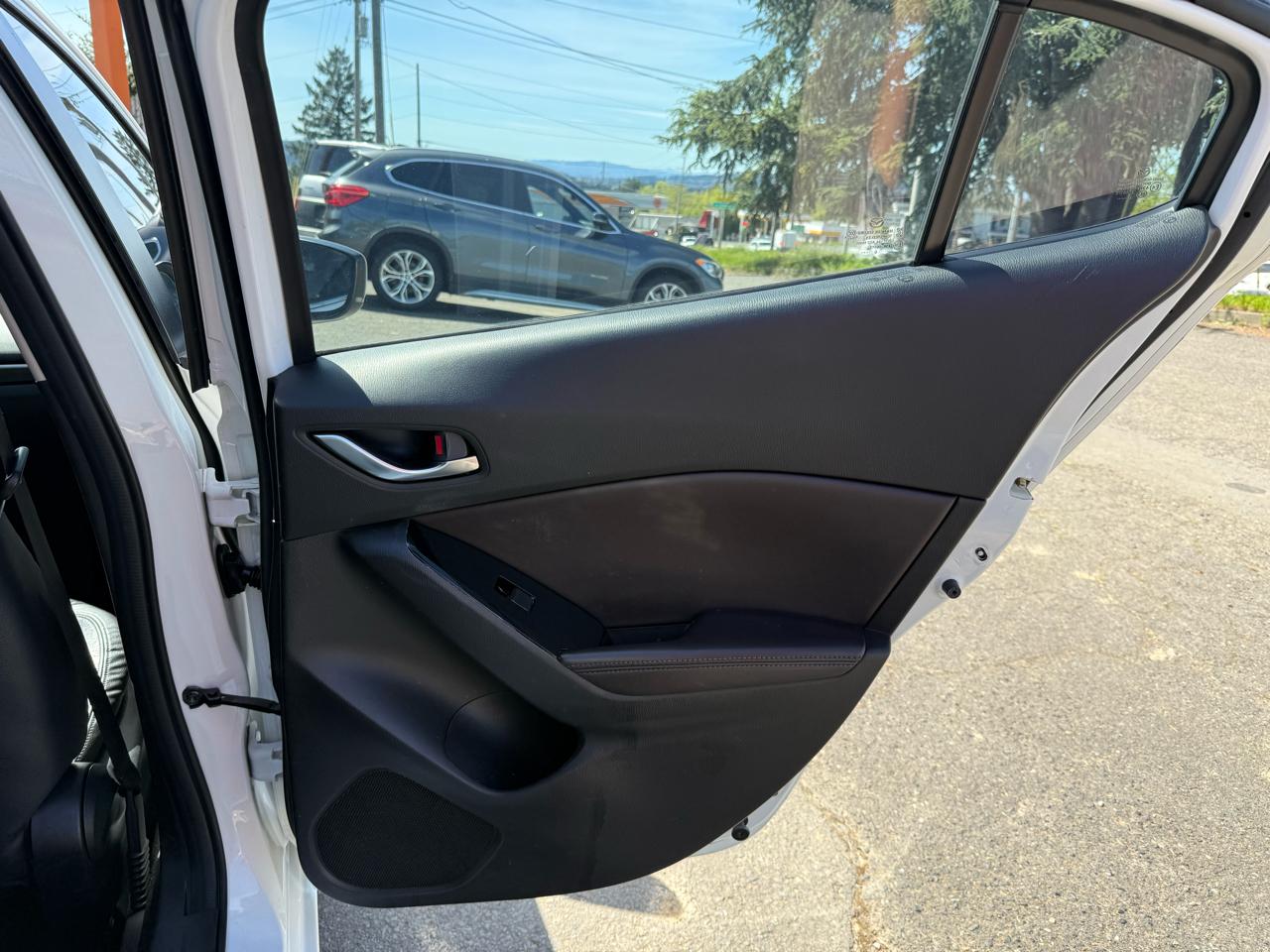 Mazda MAZDA3 s Grand Touring AT 5-Door 2017