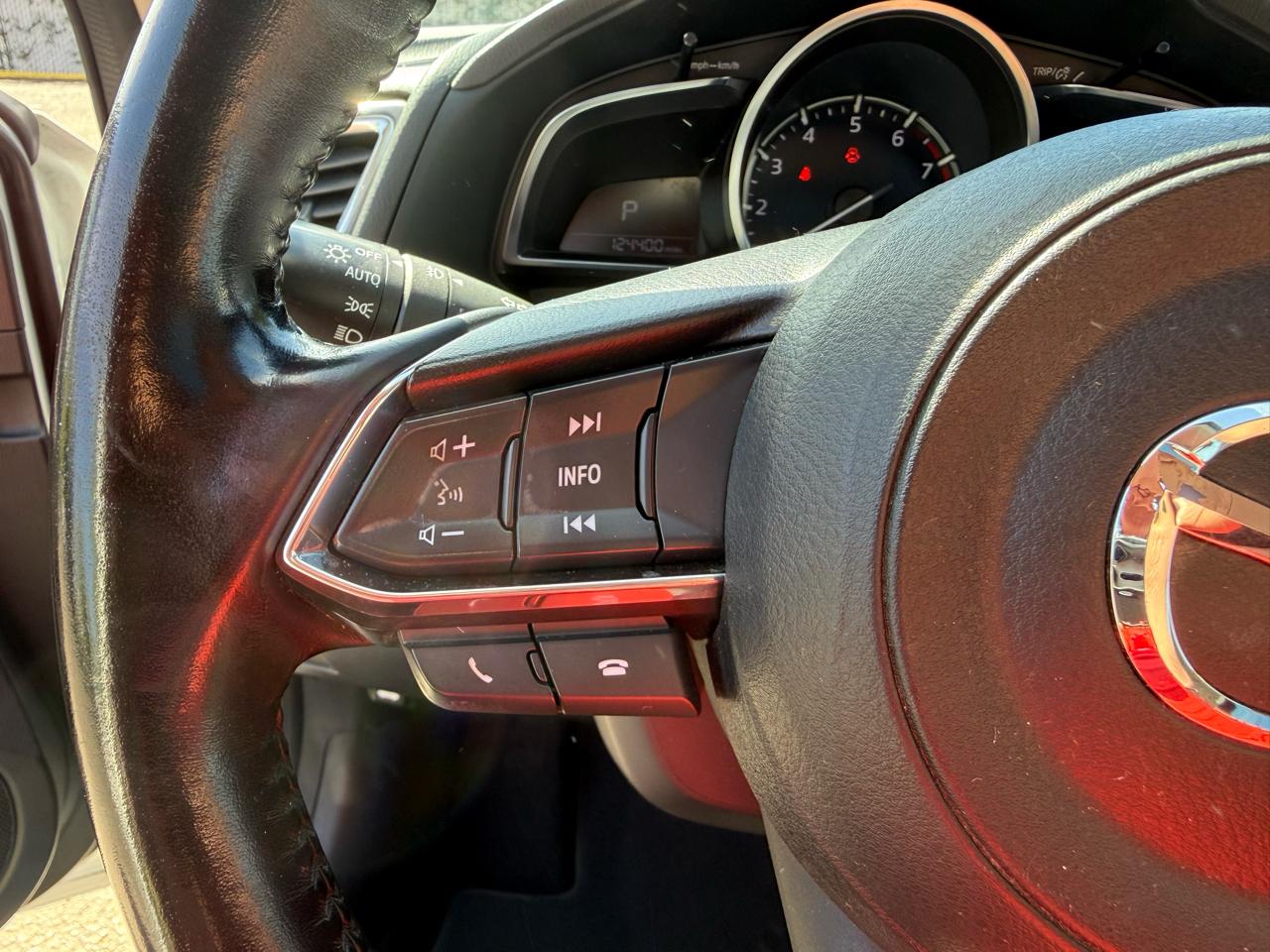 Mazda MAZDA3 s Grand Touring AT 5-Door 2017