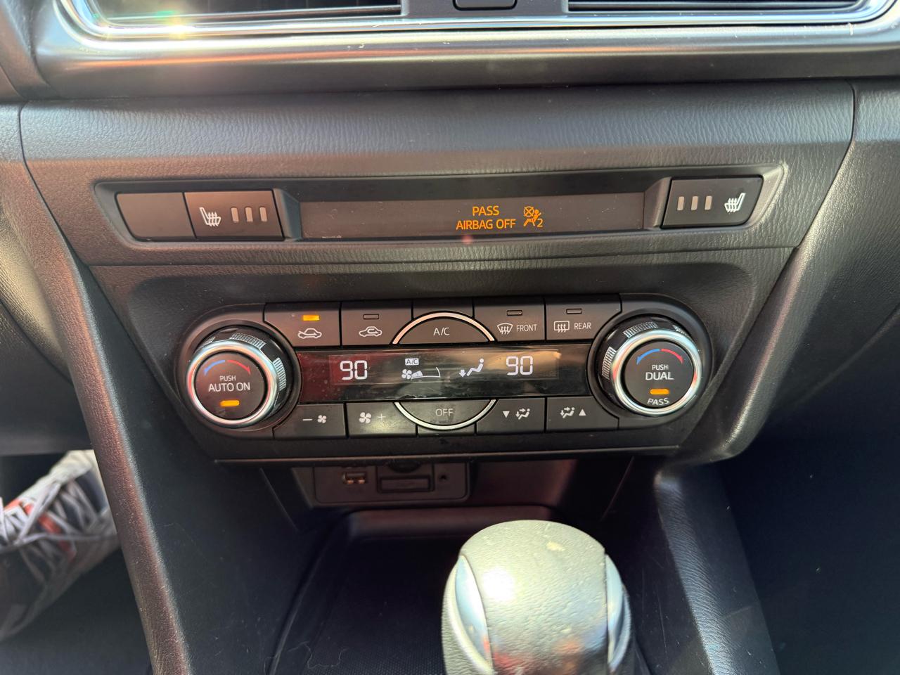 Mazda MAZDA3 s Grand Touring AT 5-Door 2017