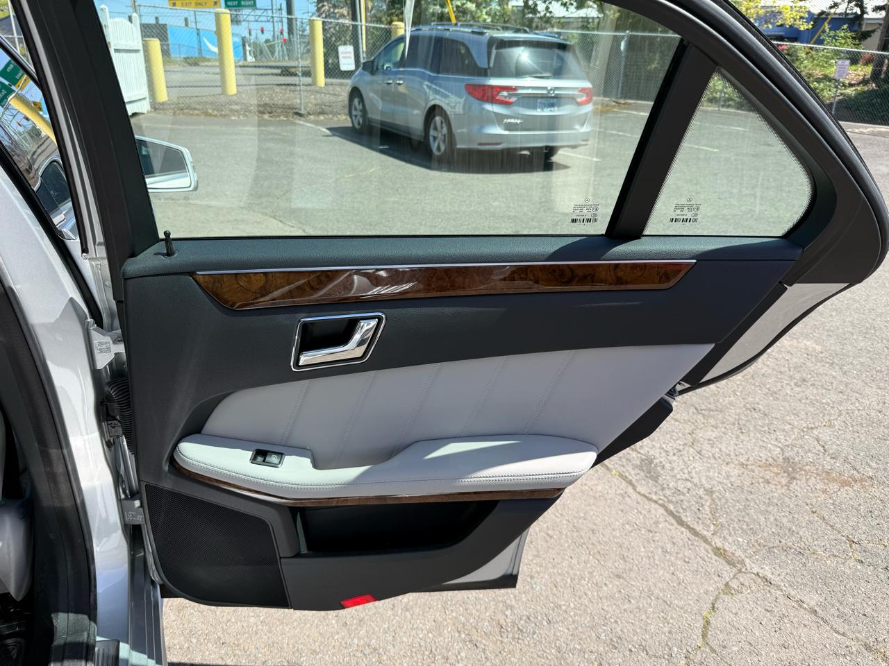 Mercedes-Benz E-Class E350 Sedan 2011