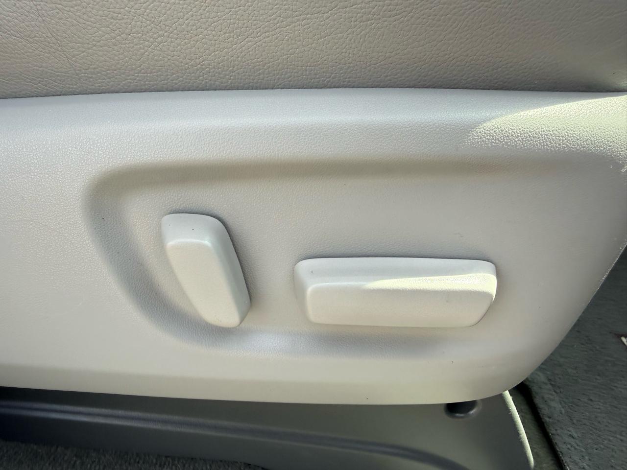 Toyota Sienna XLE FWD 8-Passenger V6 2015