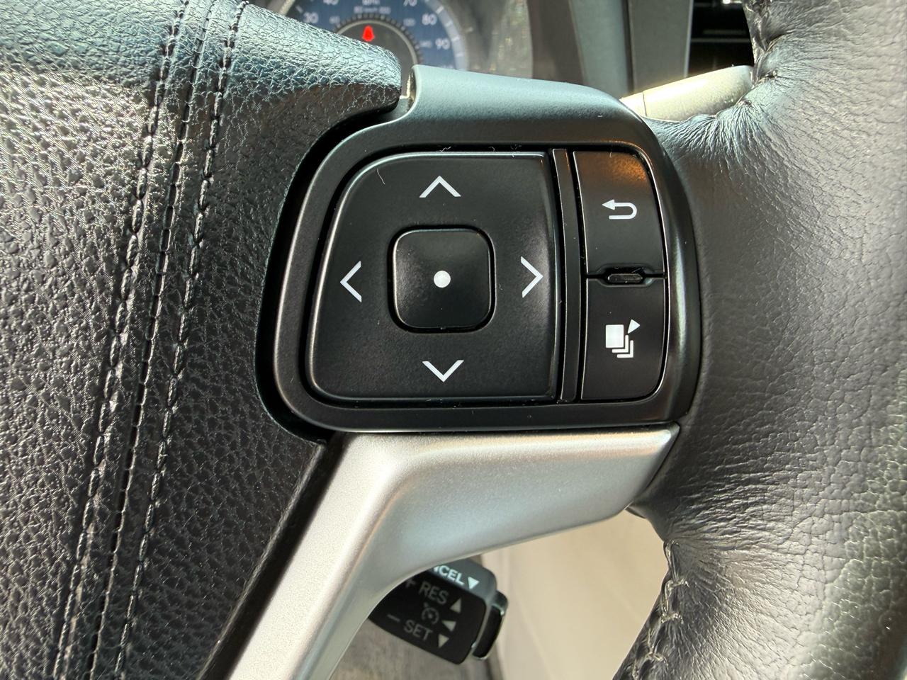 Toyota Sienna XLE FWD 8-Passenger V6 2015