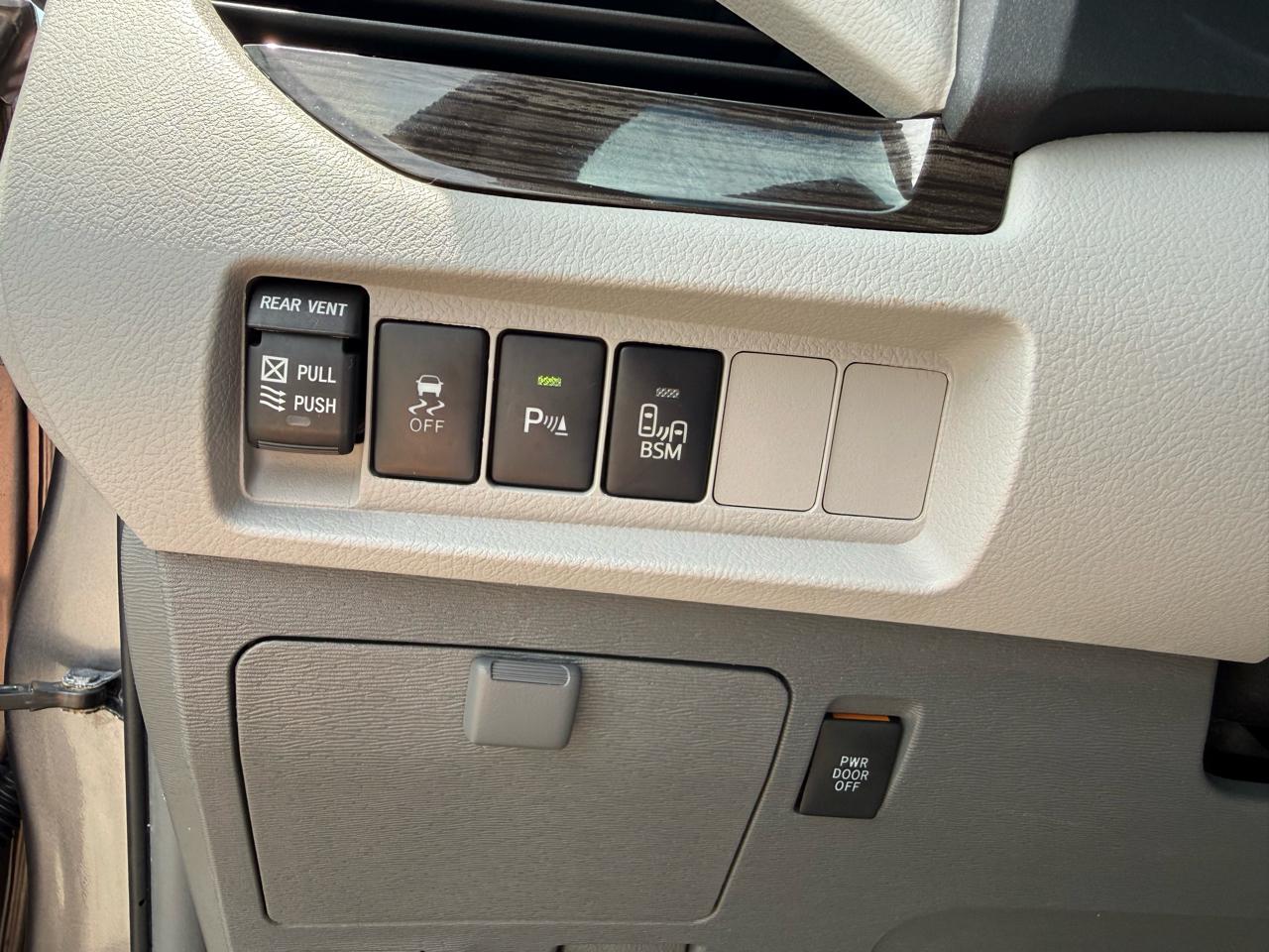 Toyota Sienna XLE FWD 8-Passenger V6 2015