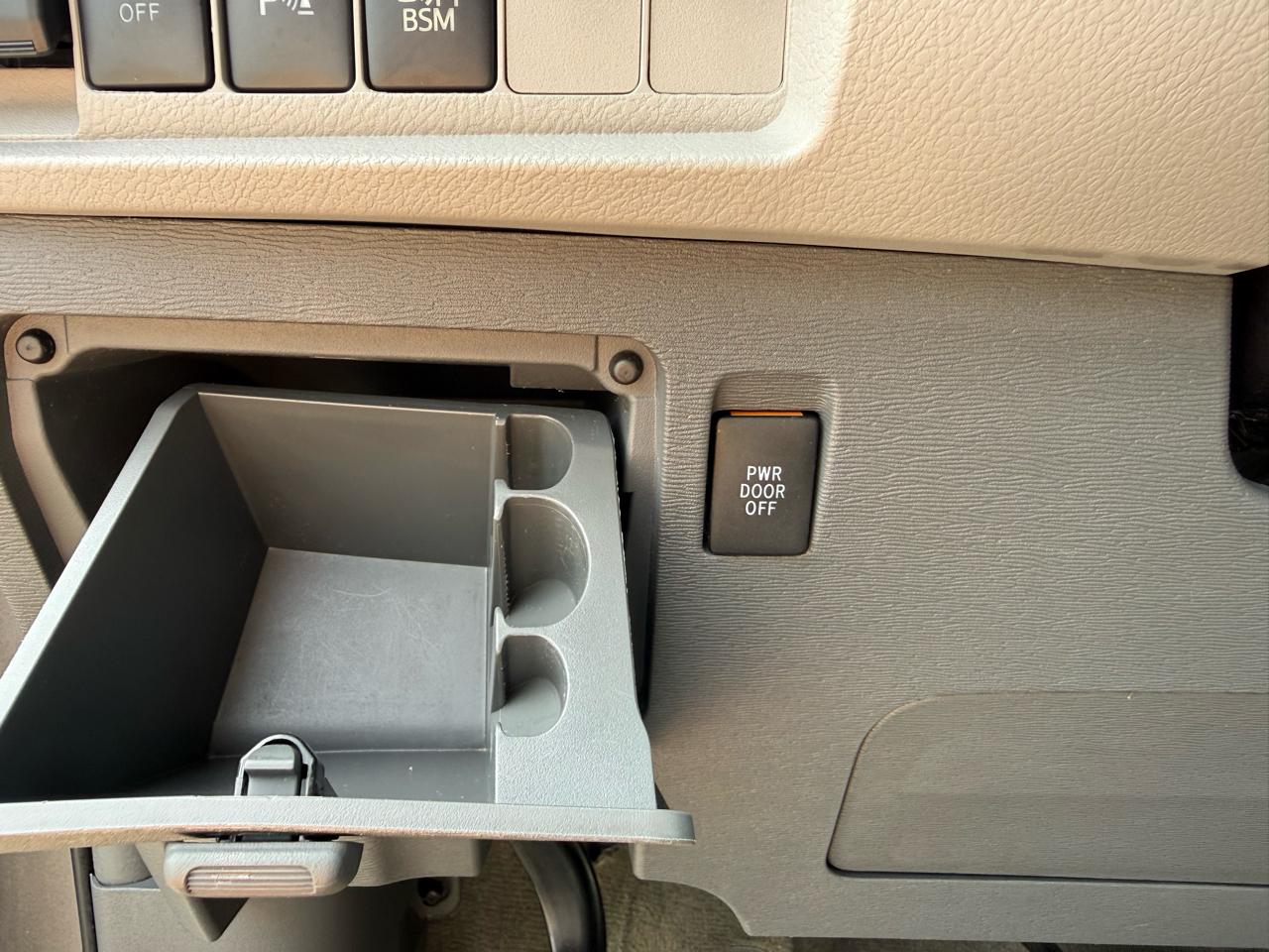 Toyota Sienna XLE FWD 8-Passenger V6 2015