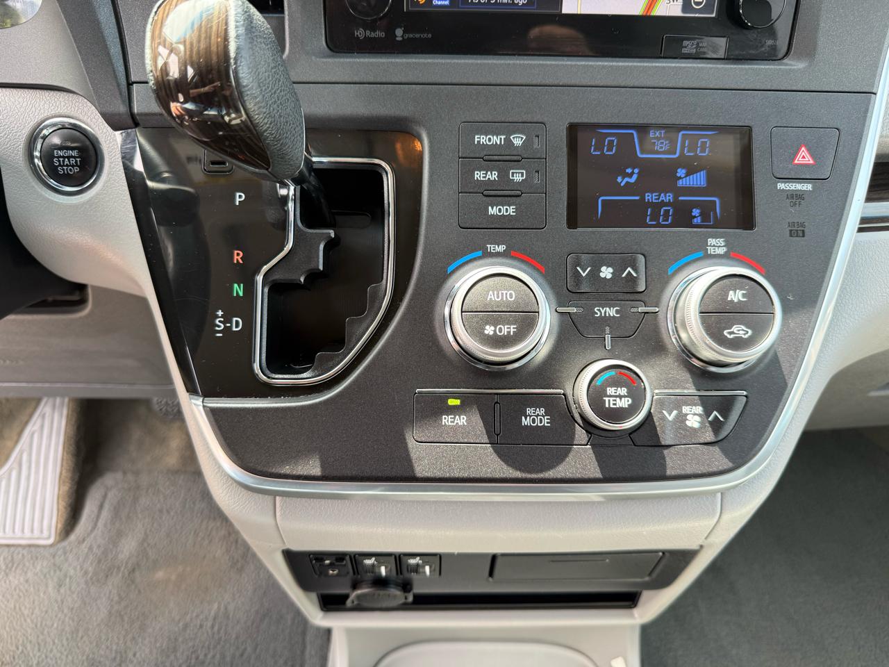Toyota Sienna XLE FWD 8-Passenger V6 2015