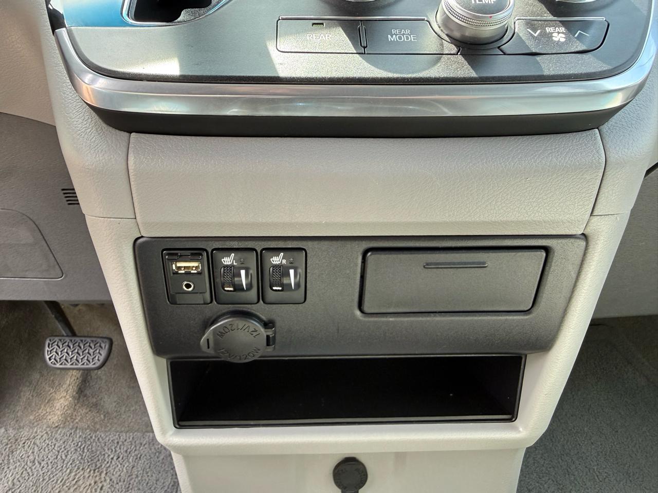 Toyota Sienna XLE FWD 8-Passenger V6 2015