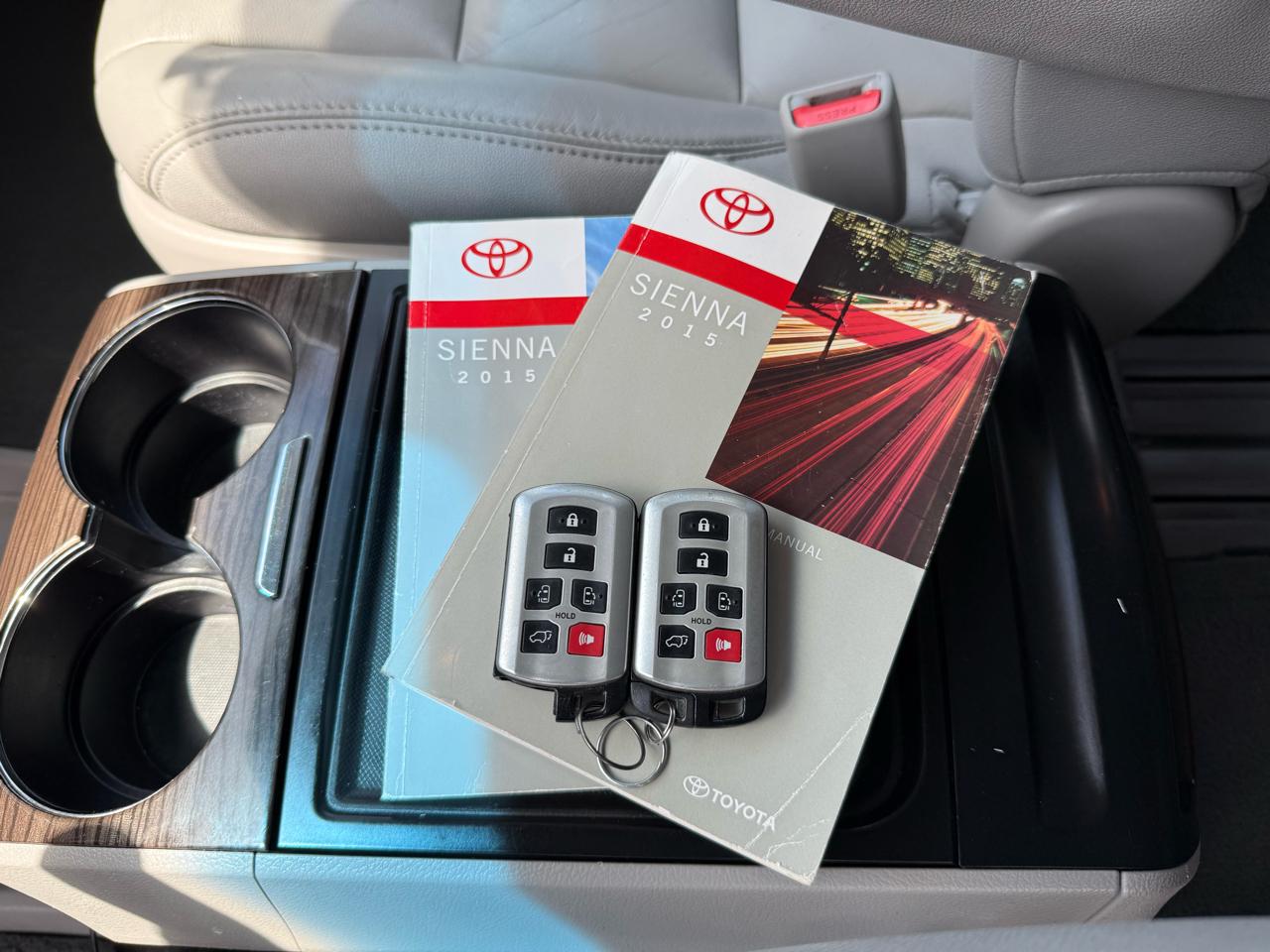 Toyota Sienna XLE FWD 8-Passenger V6 2015