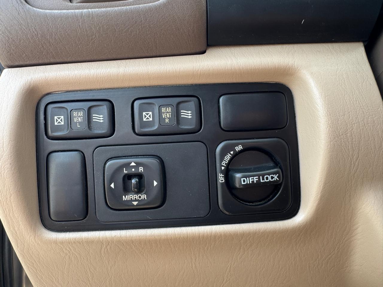 Toyota Land Cruiser 4WD 1998