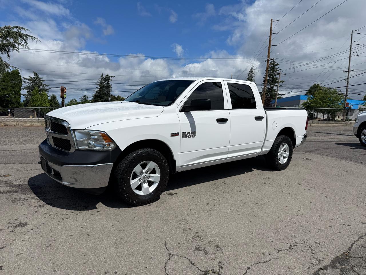 RAM 1500 4WD Crew Cab 140.5" Tradesman 2017
