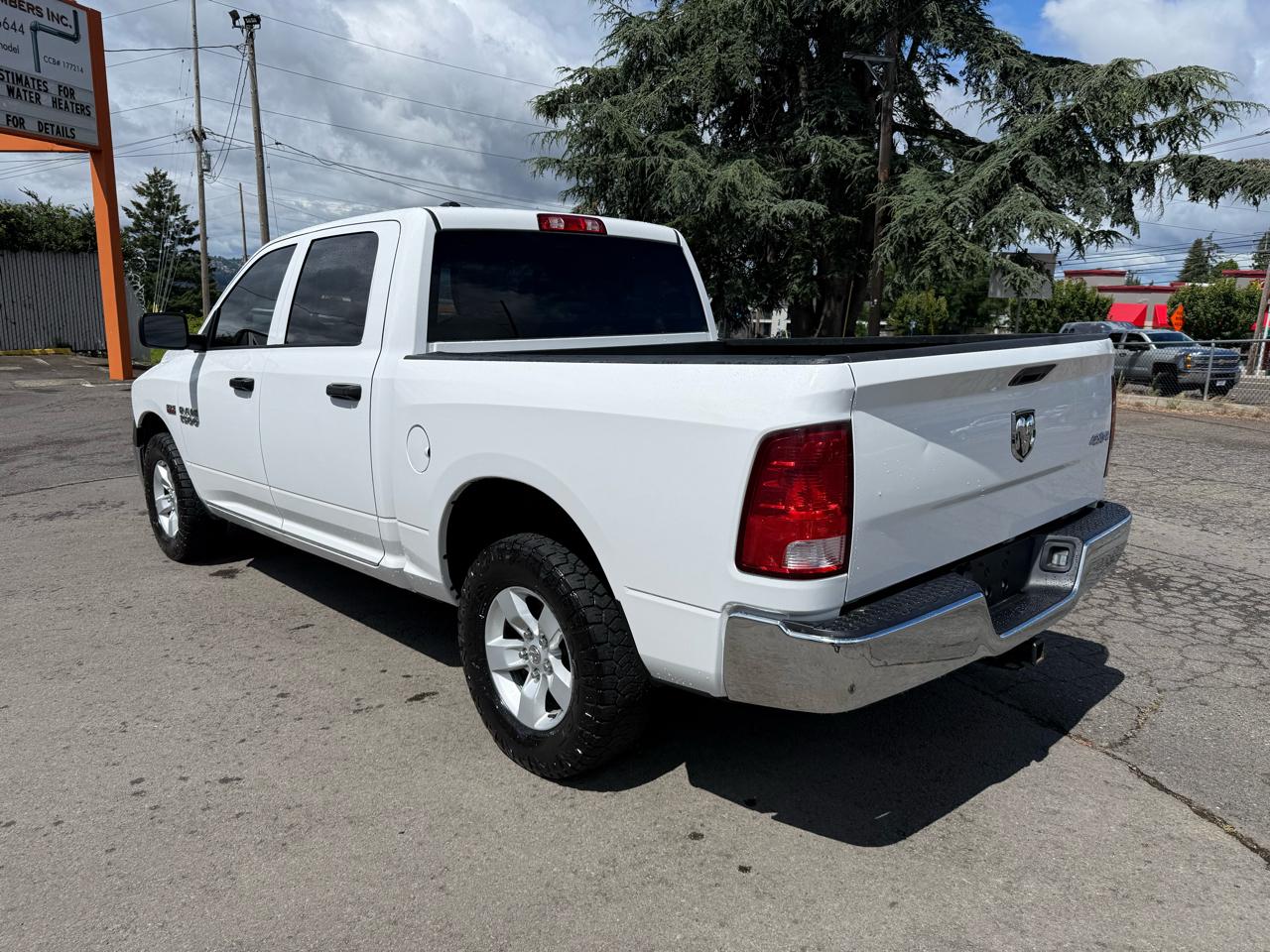 RAM 1500 4WD Crew Cab 140.5" Tradesman 2017
