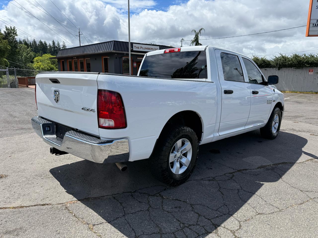 RAM 1500 4WD Crew Cab 140.5" Tradesman 2017