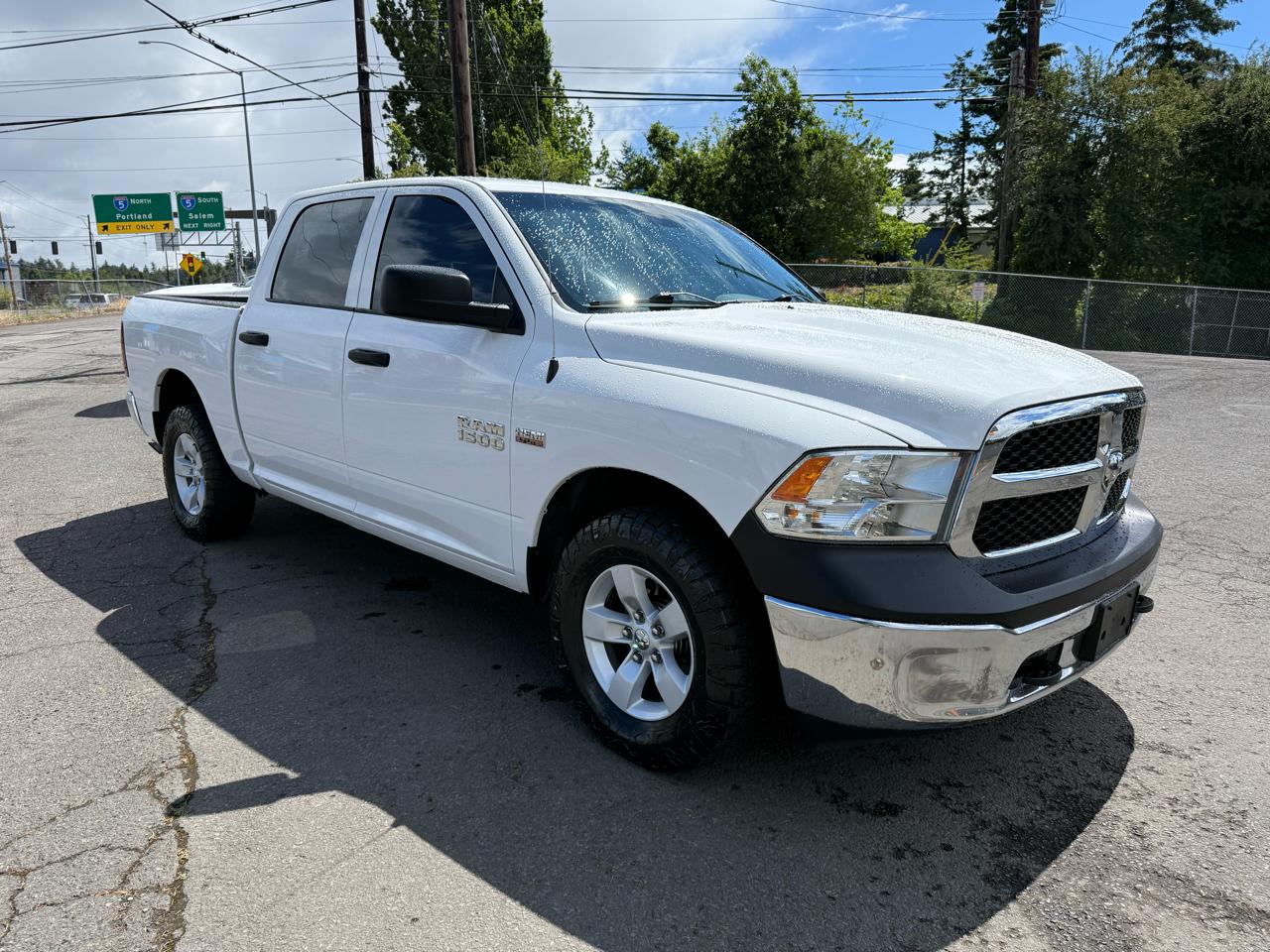 RAM 1500 4WD Crew Cab 140.5" Tradesman 2017