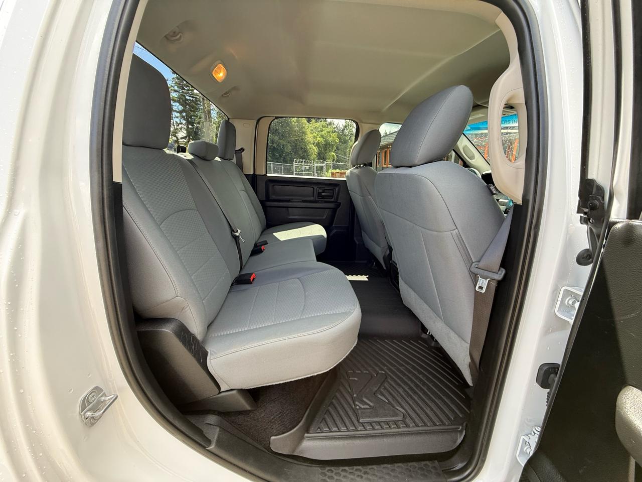 RAM 1500 4WD Crew Cab 140.5" Tradesman 2017