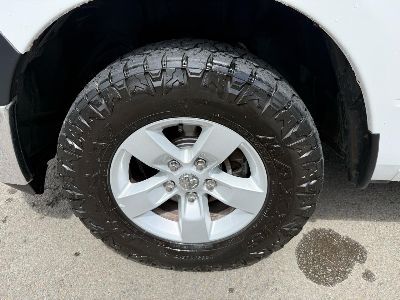 RAM 1500 4WD Crew Cab 140.5" Tradesman 2017