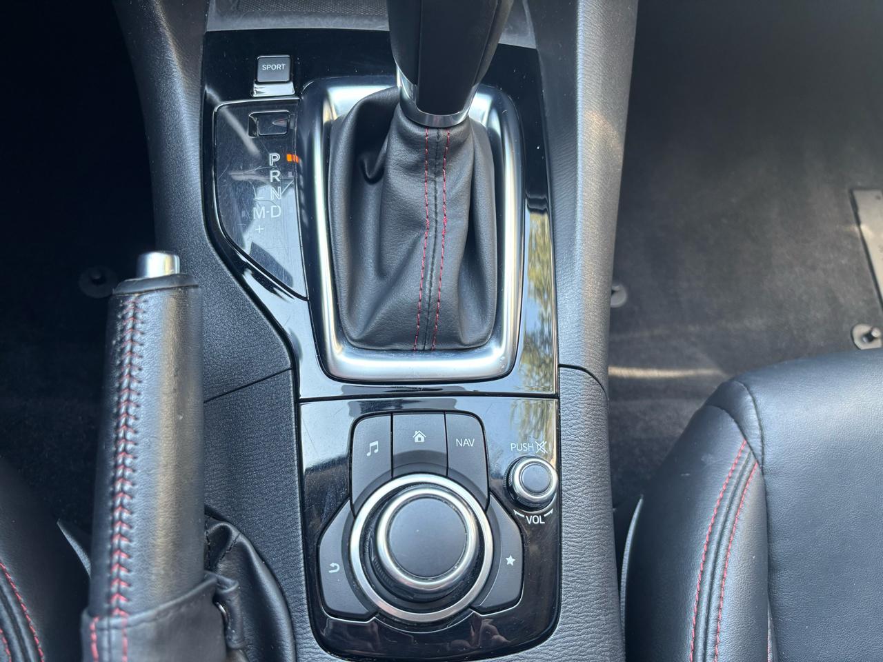 Mazda MAZDA3 s Touring AT 5-Door 2015