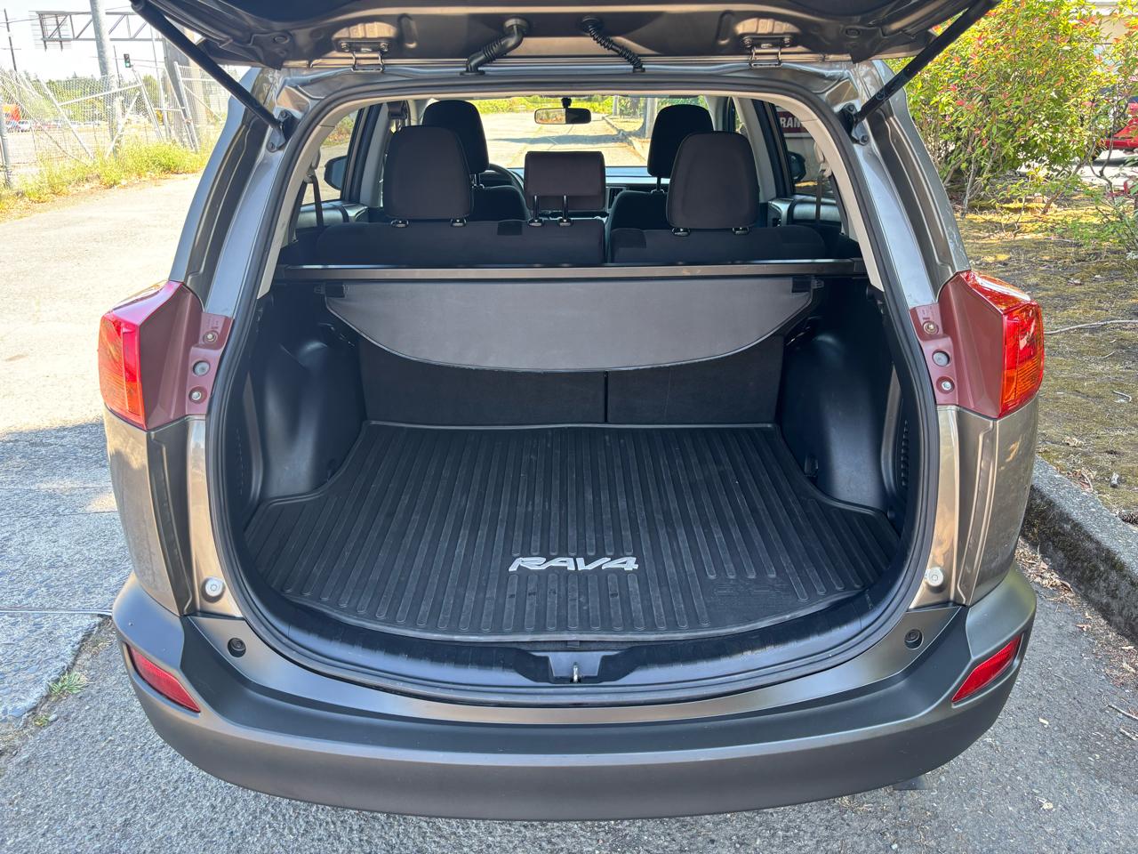 Toyota RAV4 XLE AWD 2014