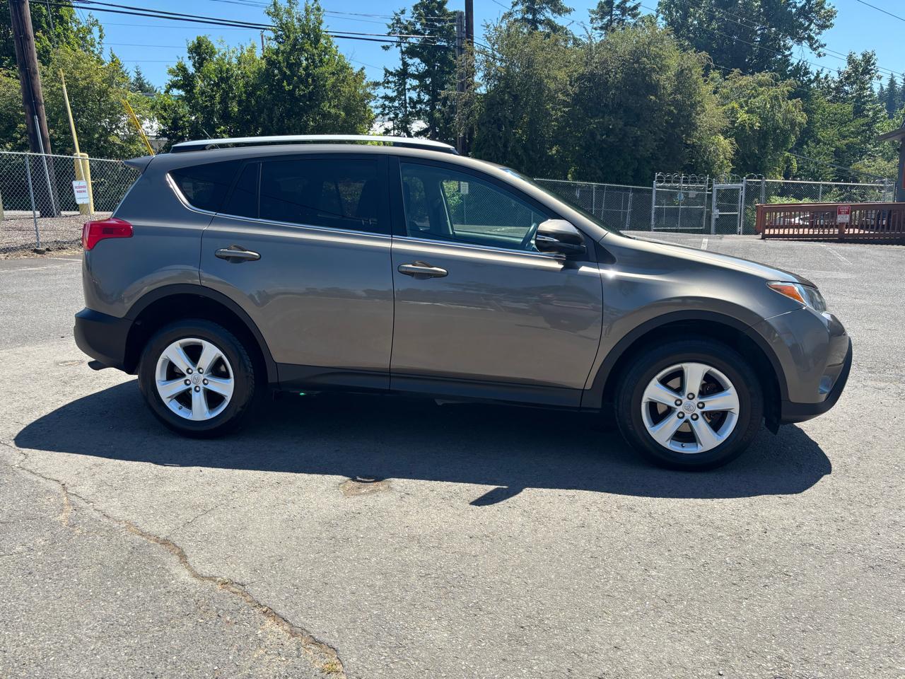 Toyota RAV4 XLE AWD 2014