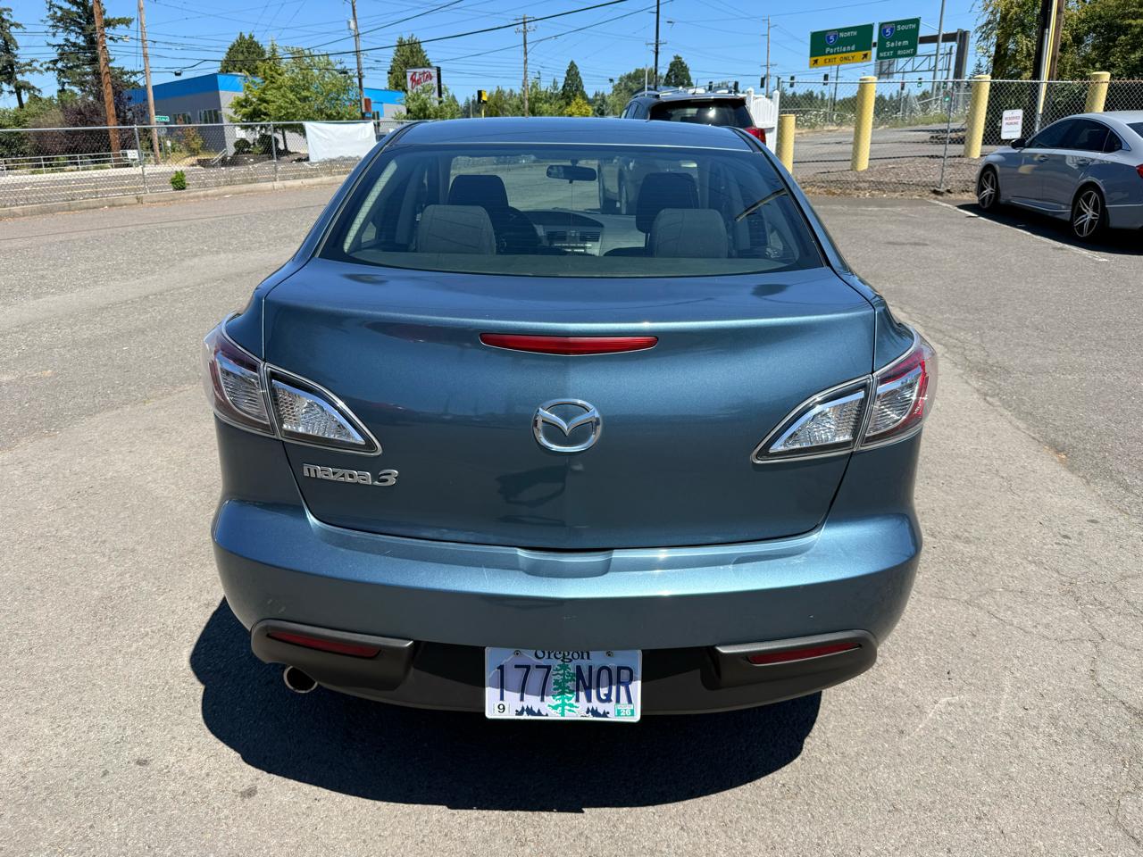 Mazda MAZDA3 i Touring 4-door 2011