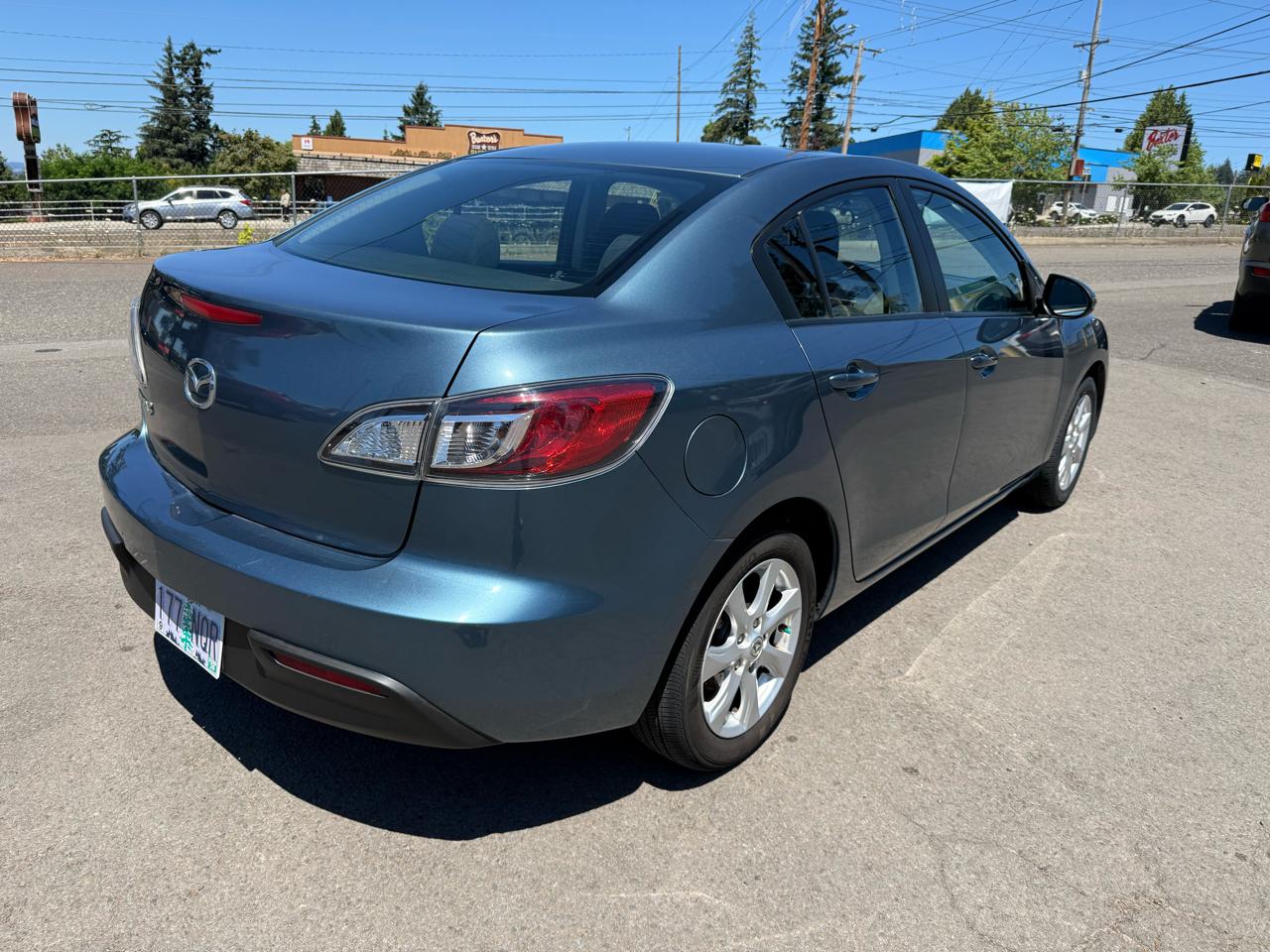 Mazda MAZDA3 i Touring 4-door 2011