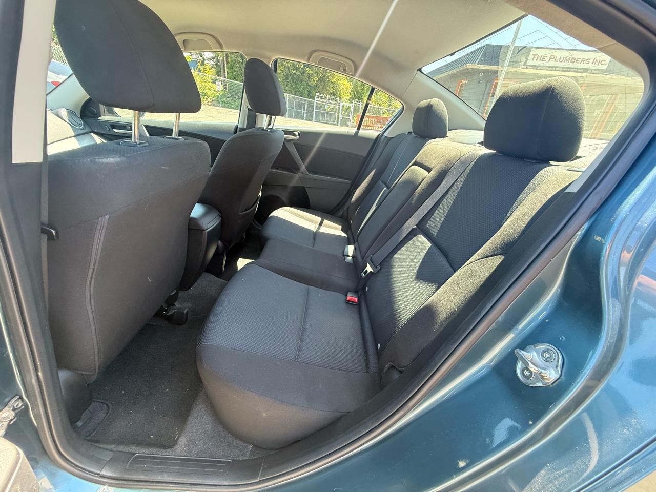 Mazda MAZDA3 i Touring 4-door 2011