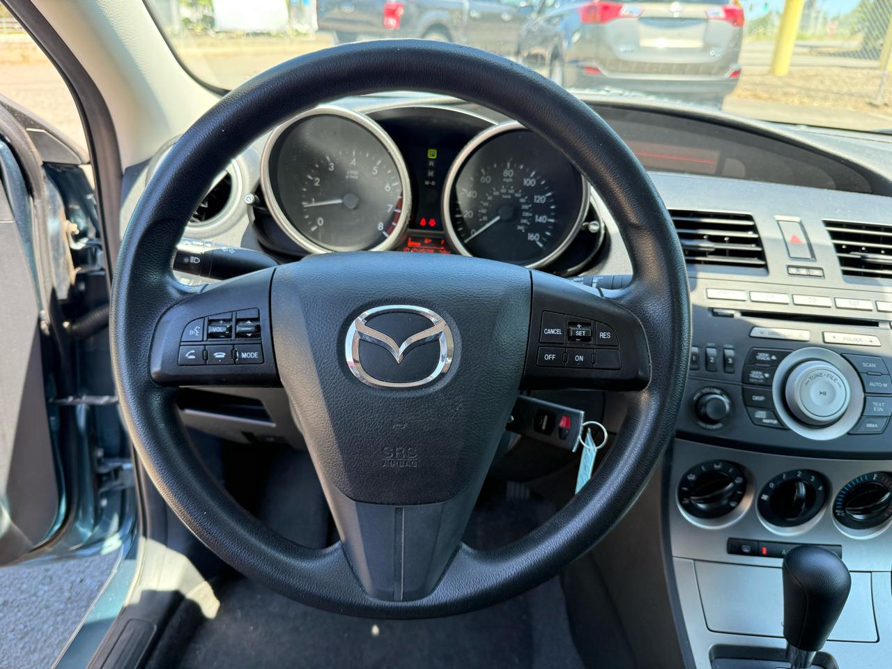 Mazda MAZDA3 i Touring 4-door 2011