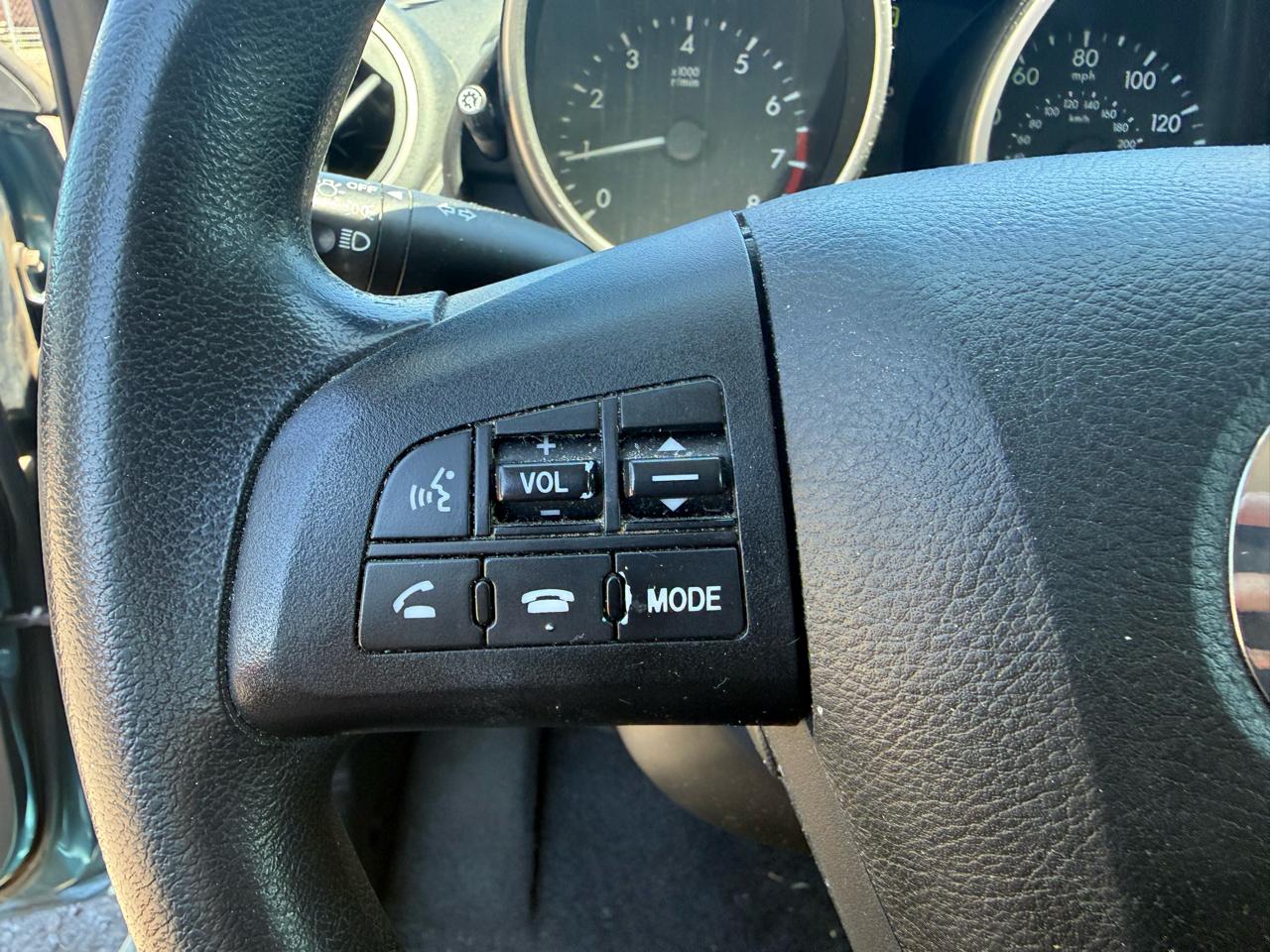 Mazda MAZDA3 i Touring 4-door 2011
