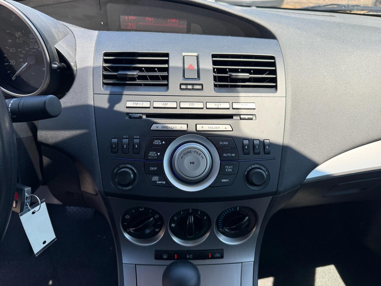 Mazda MAZDA3 i Touring 4-door 2011