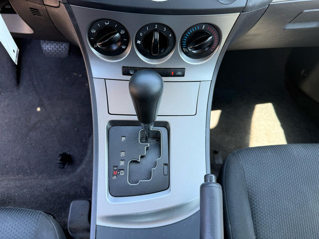 Mazda MAZDA3 i Touring 4-door 2011