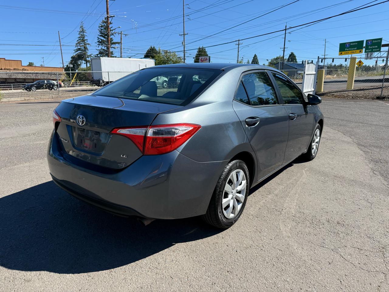 Toyota Corolla 4dr Sdn LE Auto 2015