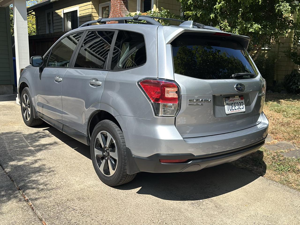 Subaru Forester 2.5i Premium PZEV CVT 2017