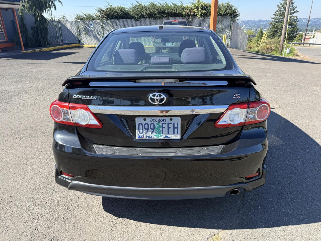 Toyota Corolla S Premium 4D Sedan 2011