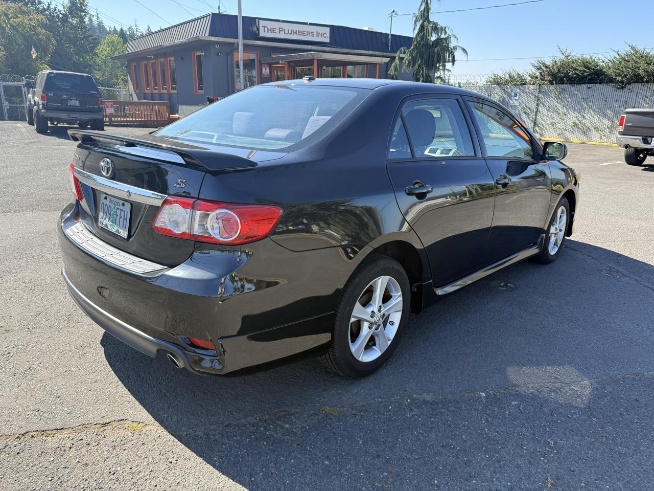 Toyota Corolla S Premium 4D Sedan 2011