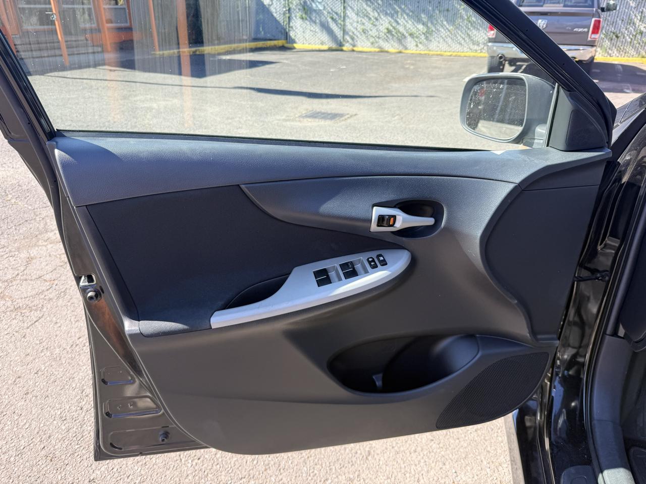 Toyota Corolla S Premium 4D Sedan 2011