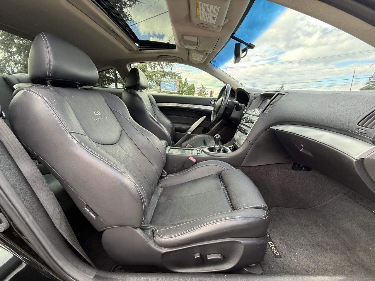 Infiniti Q60 Sport RWD 2014