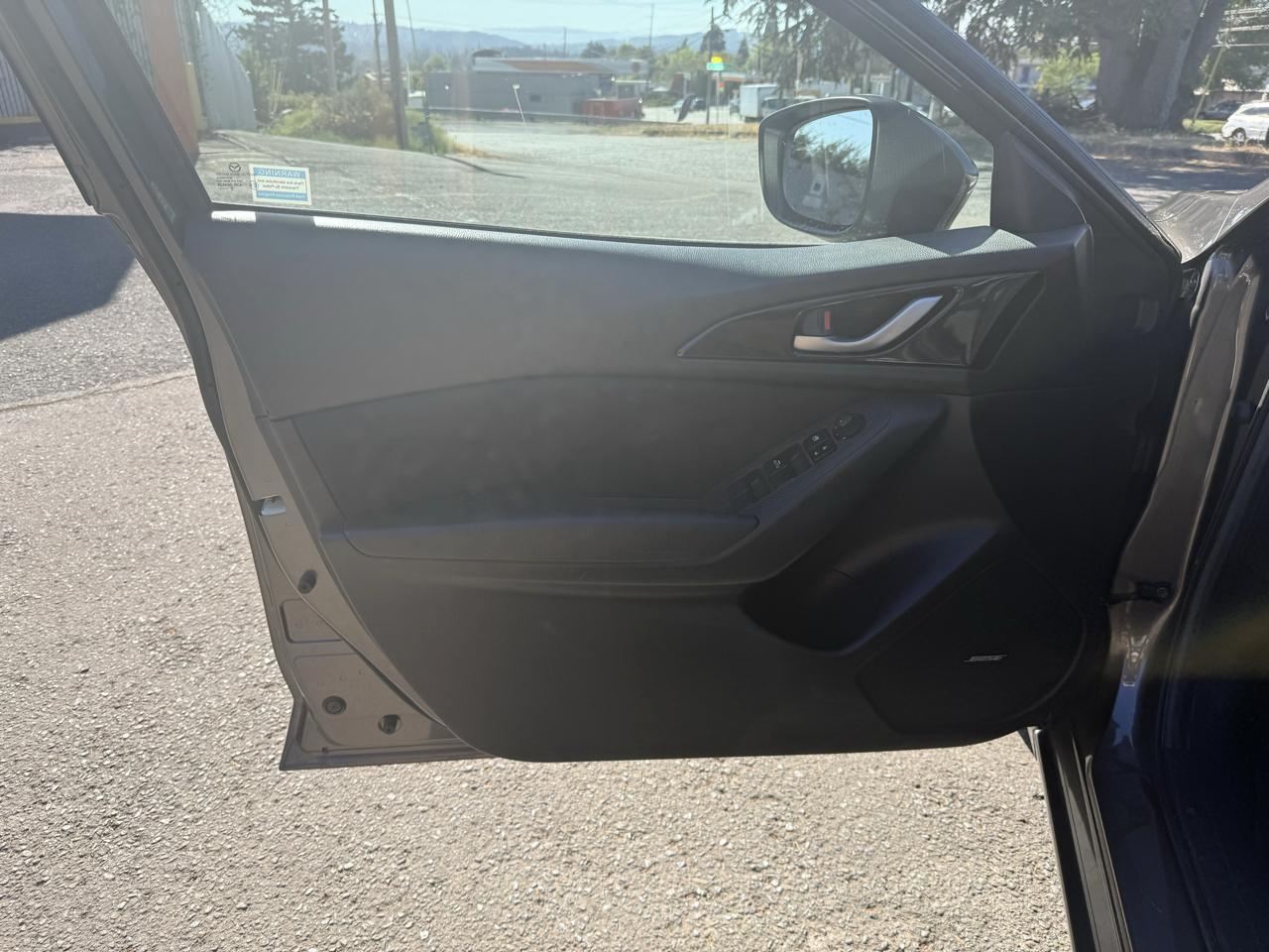 Mazda MAZDA3 i Grand Touring AT 5-Door 2016