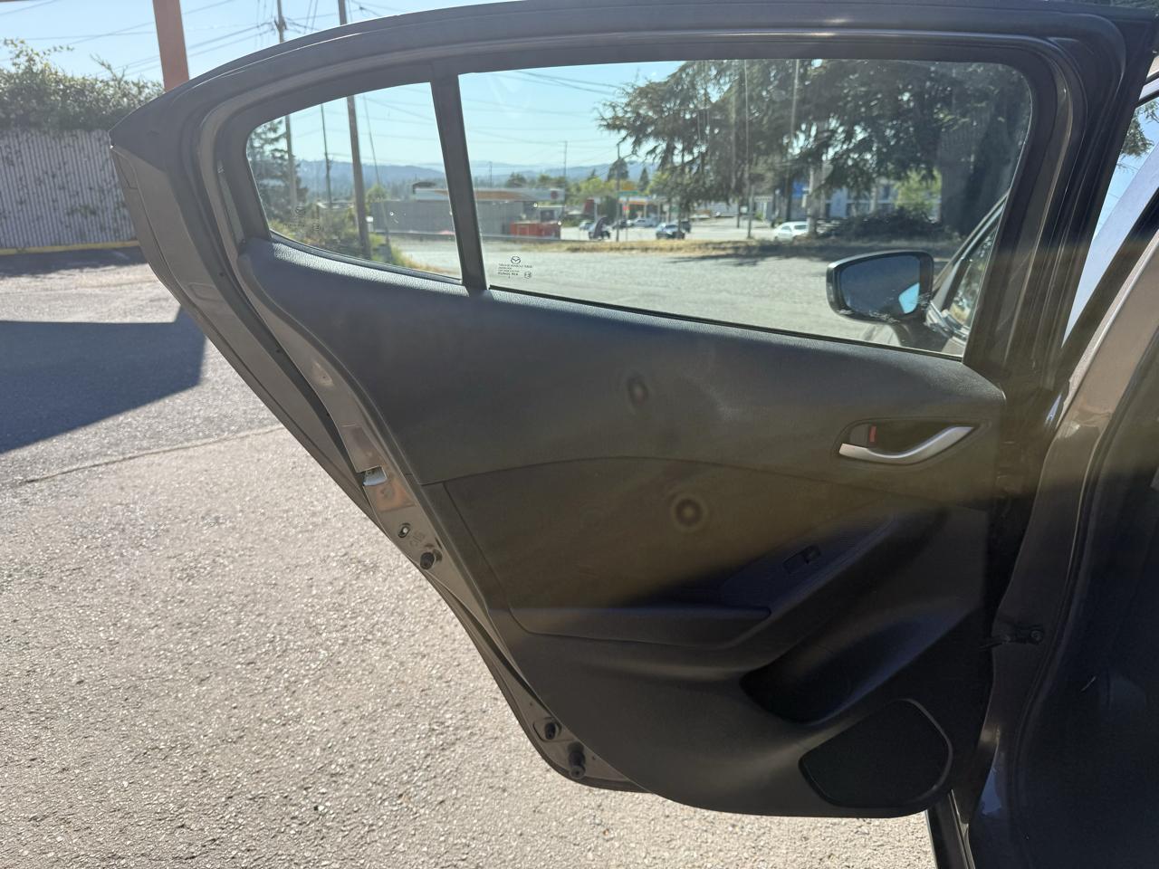 Mazda MAZDA3 i Grand Touring AT 5-Door 2016