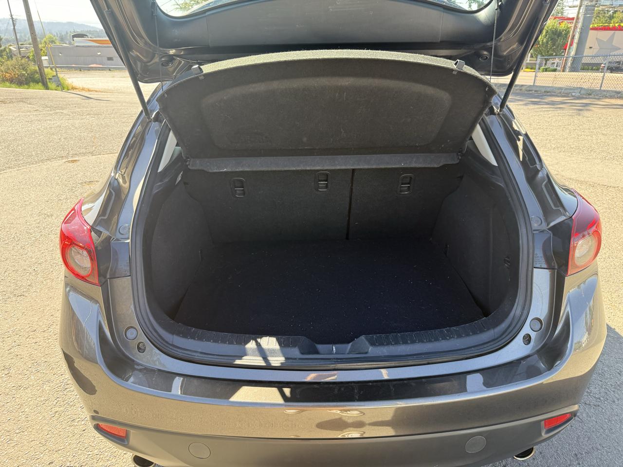 Mazda MAZDA3 i Grand Touring AT 5-Door 2016