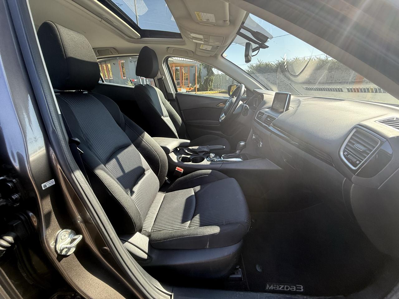 Mazda MAZDA3 i Grand Touring AT 5-Door 2016