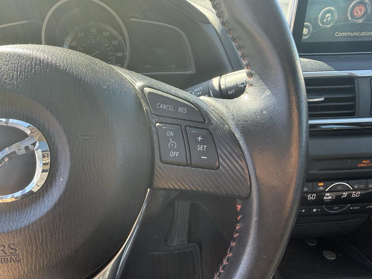 Mazda MAZDA3 i Grand Touring AT 5-Door 2016