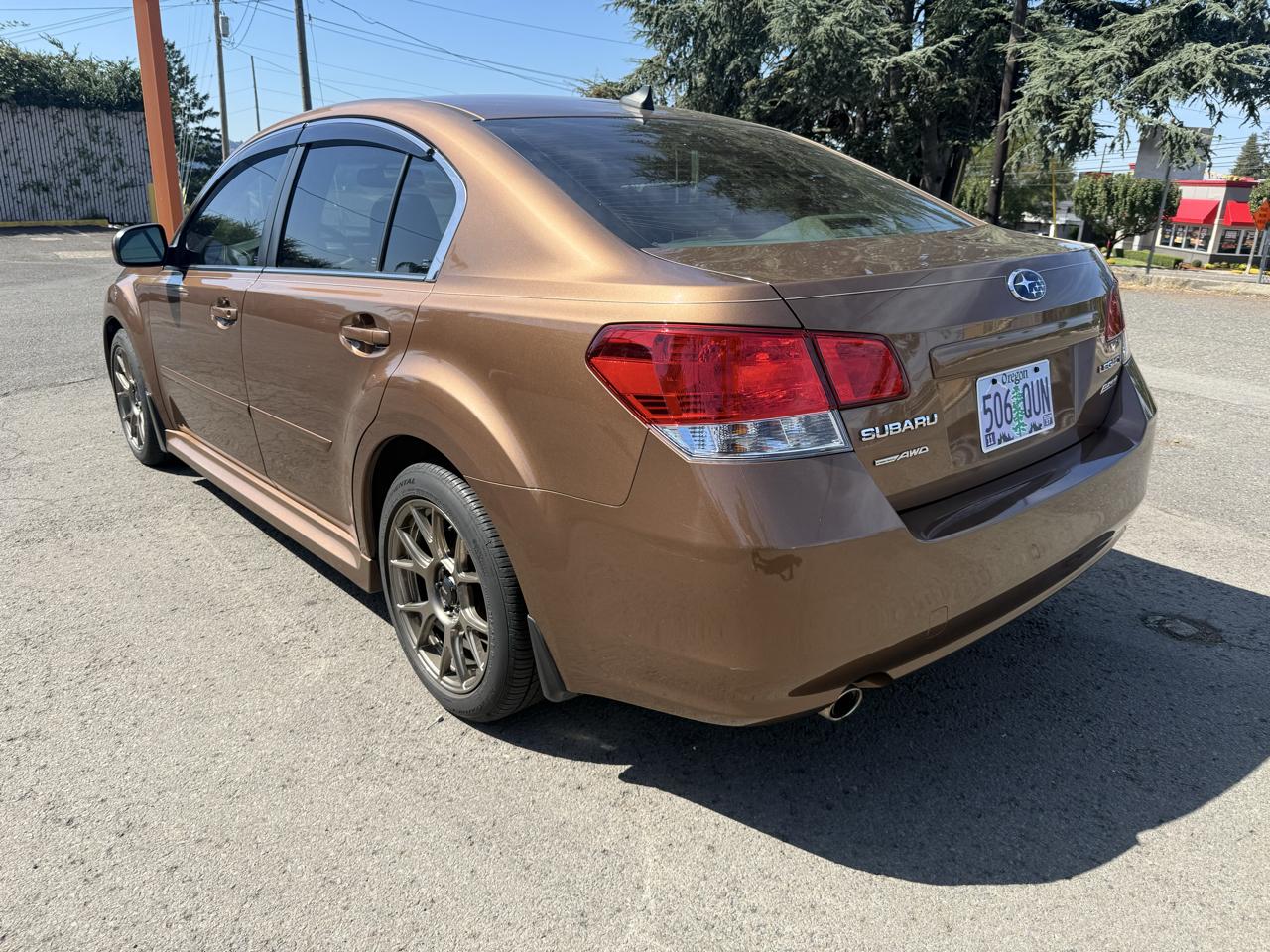 Subaru Legacy 2.5i Limited 2011
