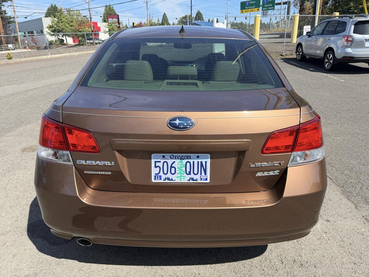 Subaru Legacy 2.5i Limited 2011